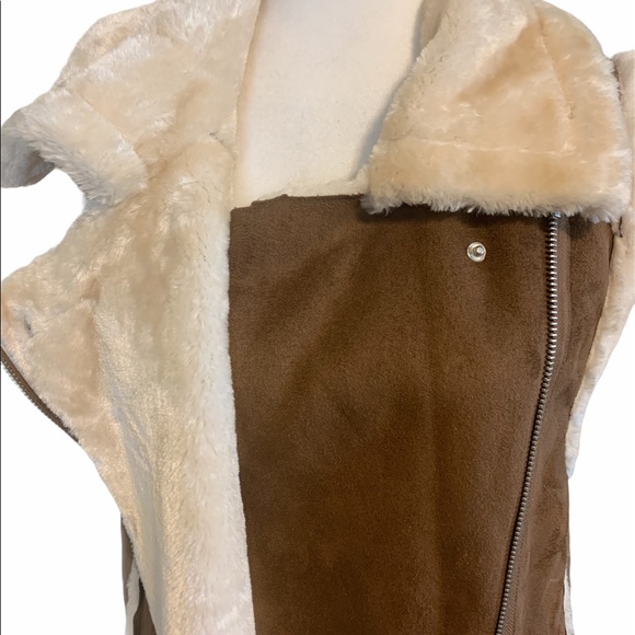 Forever 21 Vegan Suede Faux Fur Lined Vest Sz M - Picture 6 of 12